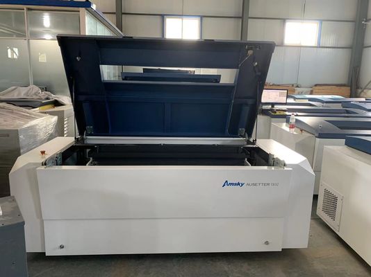 ± 5μm 평판 반복성 열 컴퓨터-판기 기계 일정한 온도 20 C에서 안정적인 실내 저장