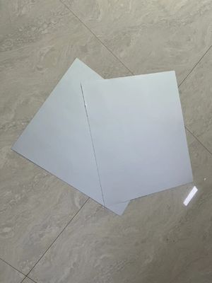 100,000-300,000 컷 수용 가능한 0.15mm/0.30mm 두께의 회백색 무현상 CTP 인쇄판