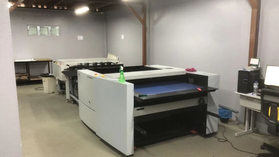 220V 표준 전압 2020 년 열판 제작 기계 물리적 차원 2300*1255*1200mm 판 반복성 ± 5 μm