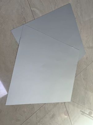 100,000-300,000 컷 수용 가능한 0.15mm/0.30mm 두께의 회백색 무현상 CTP 인쇄판
