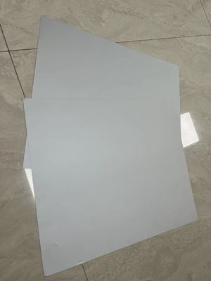 22-25초 생산 시간과 0.15mm-0.28mm 두께의 회백색 무현상 인쇄판