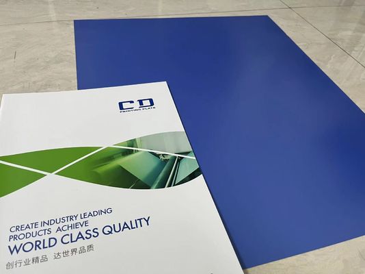 25-30초 현상 시간과 830nm 감광원을 갖춘 고정밀 인쇄용 블루 열 CTP 플레이트